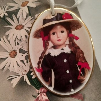 Шепот прошлого и бесконечное очарование кукол Дьюис Кохран.