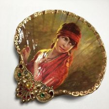 Живопись на ракушках.