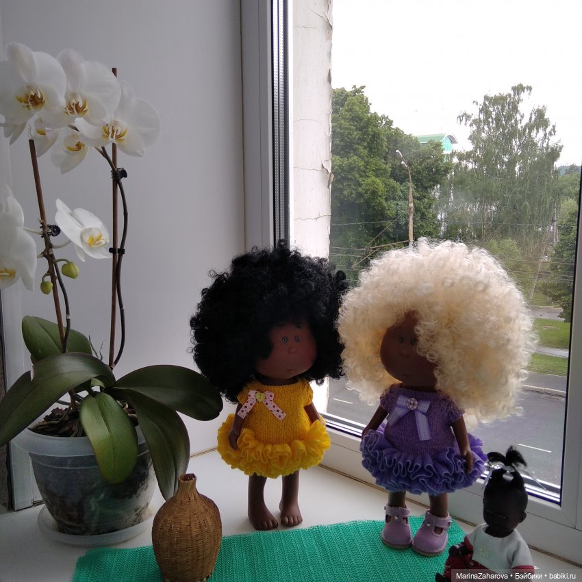 А ВОТ И МЫ — Куклы Nines d'Onil (Нинес): Миа (Mia) (фото 8)
