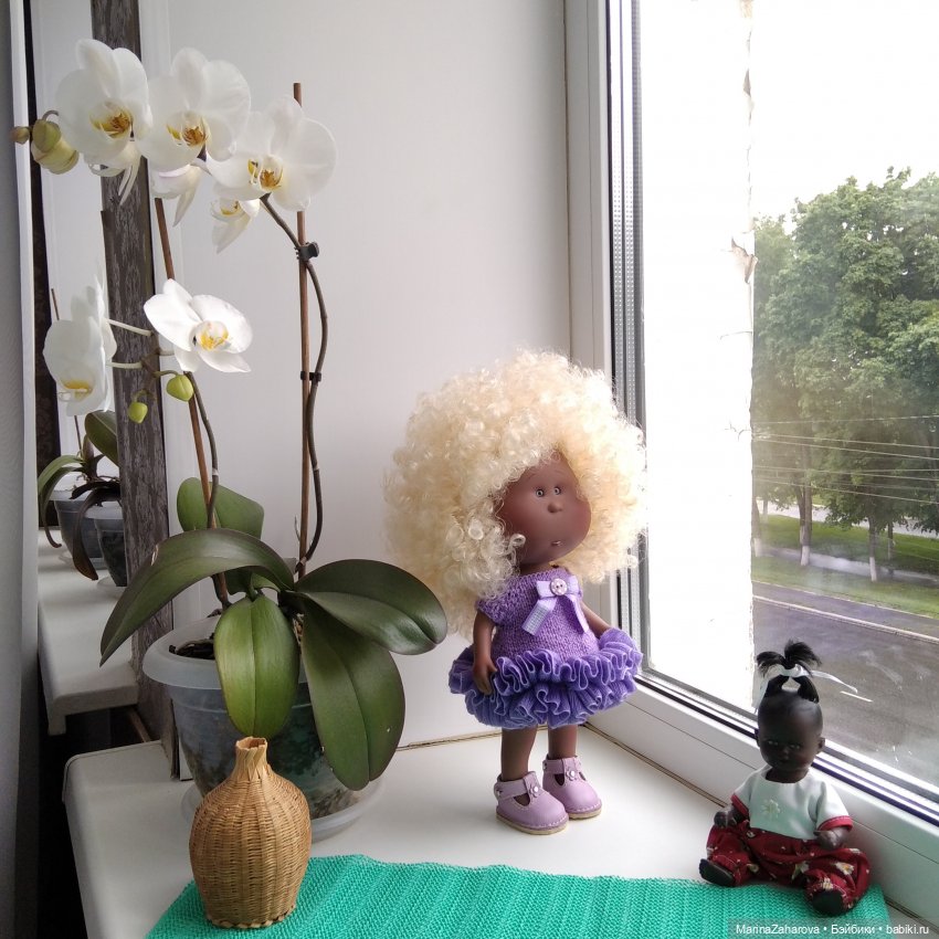 А ВОТ И МЫ — Куклы Nines d'Onil (Нинес): Миа (Mia) (фото 4)