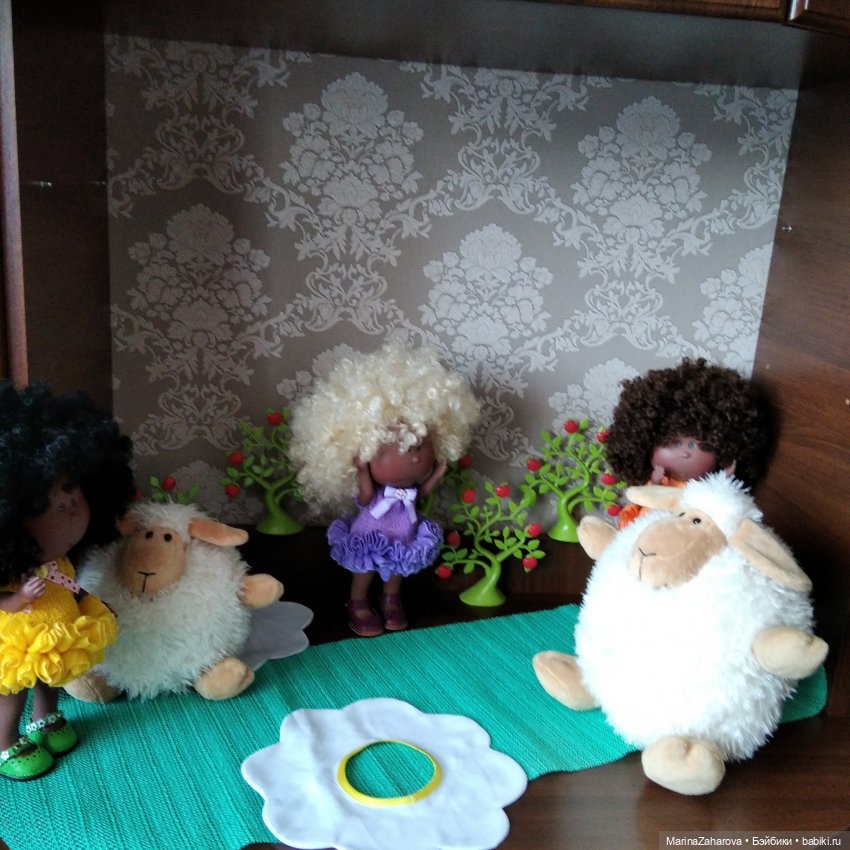 Кто на свете всех кудрявей, всех кудрявей, кучерявей