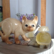 Фарфоровый котик