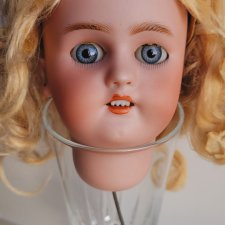 Головушка S&H 1078/6 в оригинальном парике.