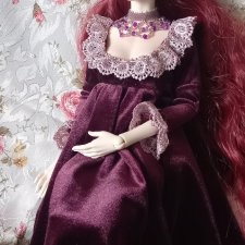 Платья есть, надо украшения