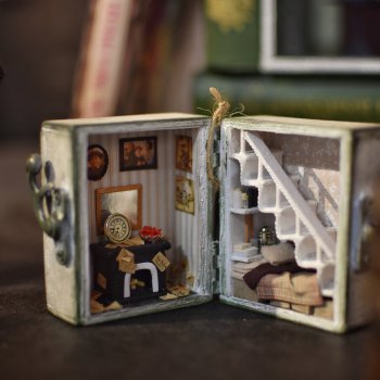 НЕстрашные сказки: мир из книги