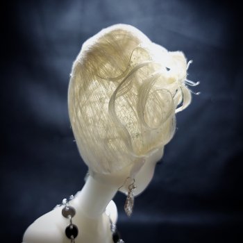 Парик "Лилия"