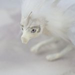 Белый дракончик с пушистой гривой