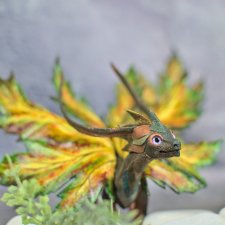 Яркий кленовый дракон