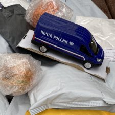 Вся жизнь в ожидании посылок