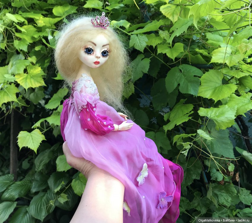 Эльфийка в тени деревьев, шарнирная кукла Мальва принцесса эльфов (фото 2)