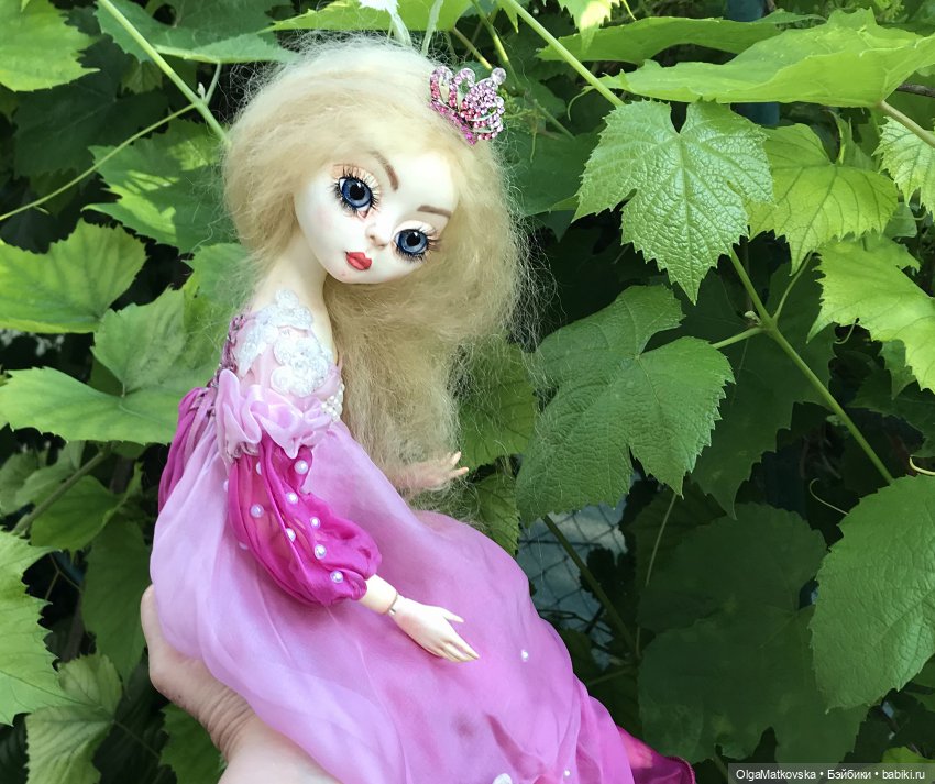 Эльфийка в тени деревьев, шарнирная кукла Мальва принцесса эльфов (фото 3)