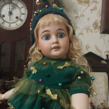 В лесу родилась ёлочка.