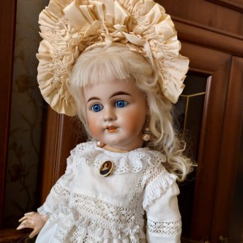 Девочки, они такие девочки.