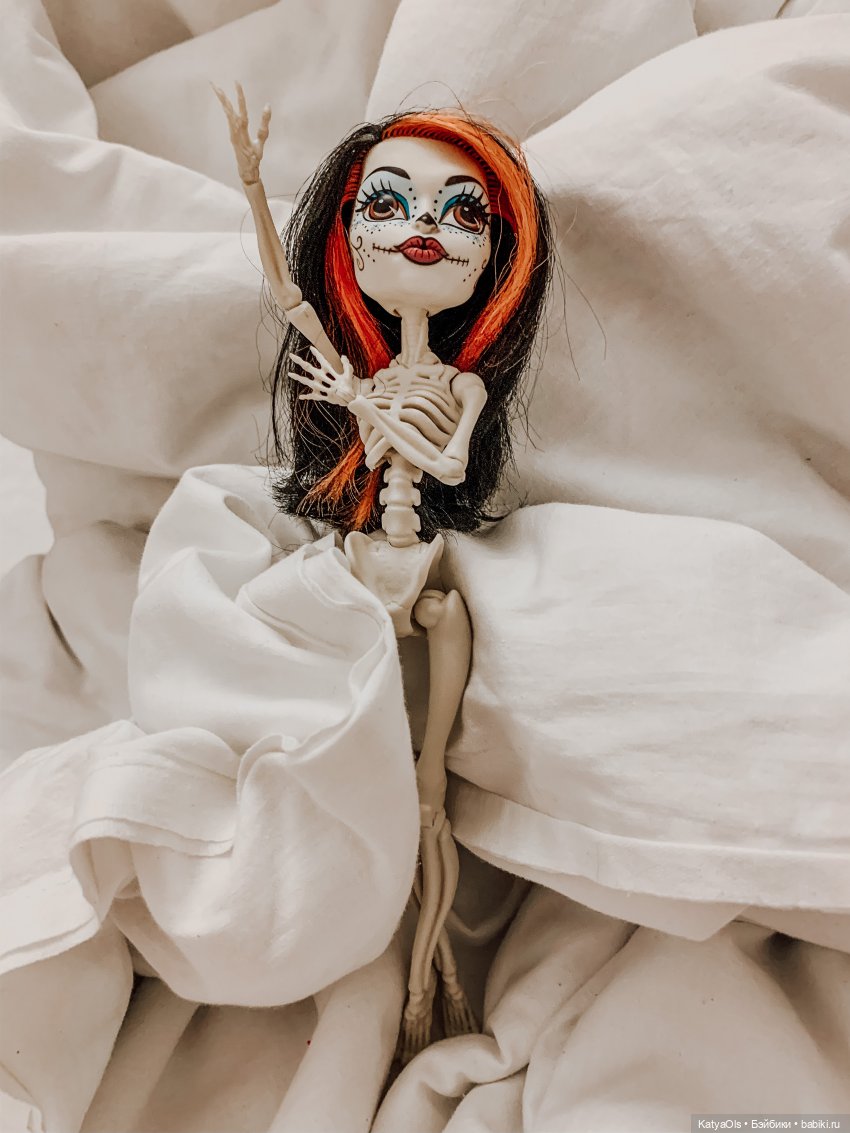 Моя первая кукла - Скелита из Monster Hight (фото 3)