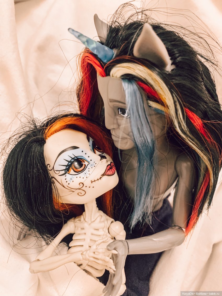 Зомби-Единорог - парень для Скелиты (фото 4)