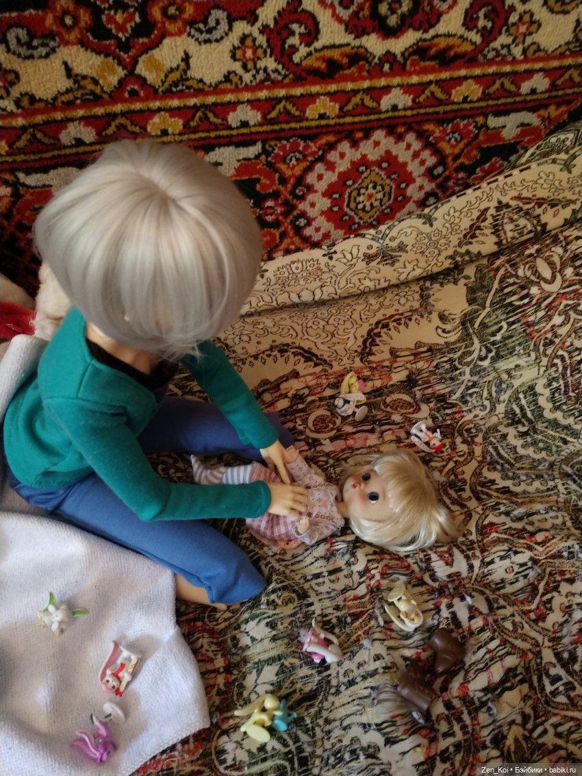 Оставили наедине с маленькой гостьей | Бэйбики Оставили наедине с маленькой гостьей