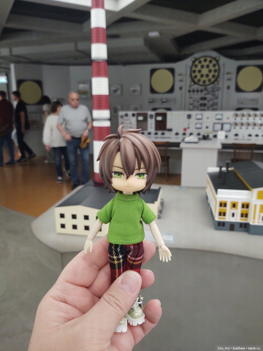 Прогулка на ВДНХ — Куклы Simontoys и Come4Free (Blind Box): Teennar