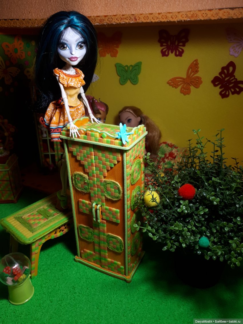 Много цвета в темном царстве