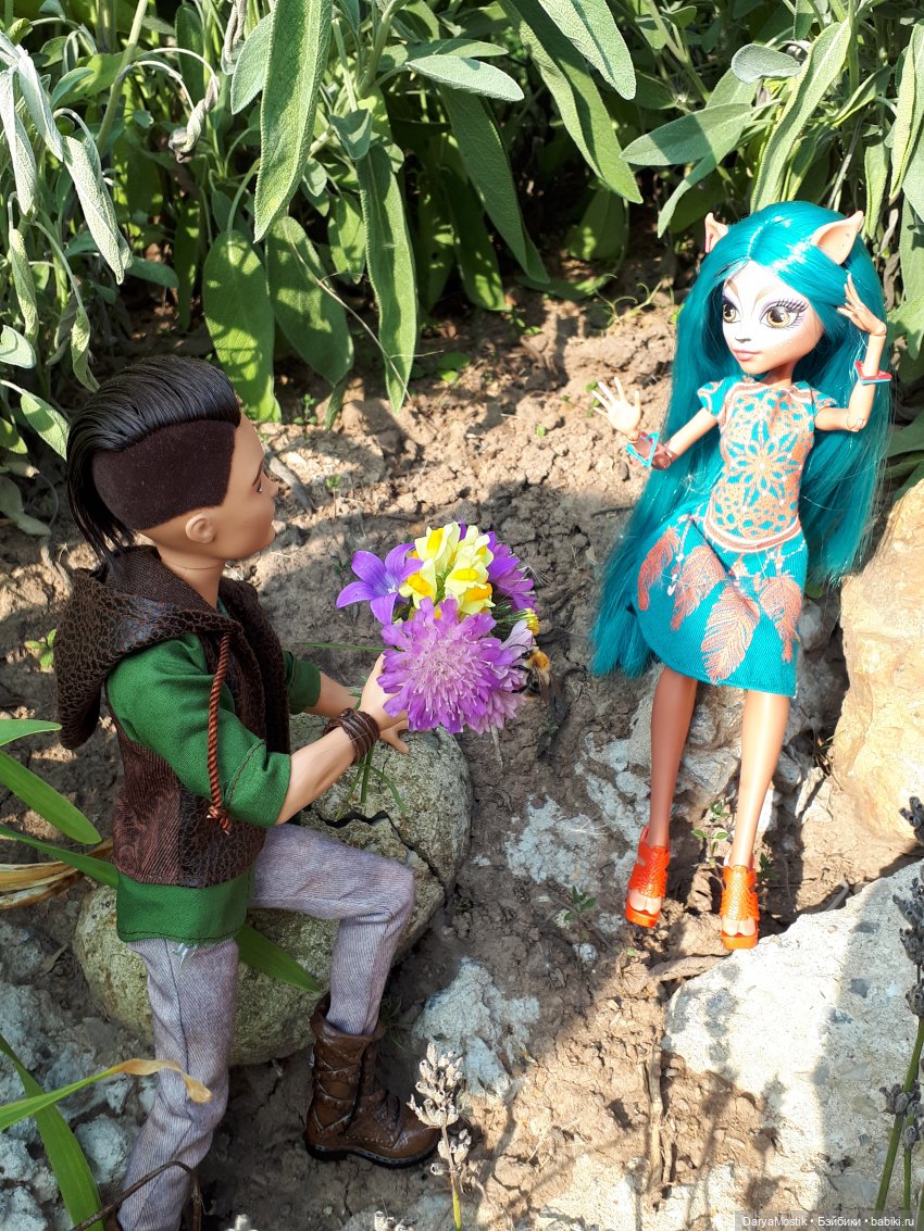 Частная жизнь Иззи — Куклы Monster High и Ever After High: G1 (фото 8)