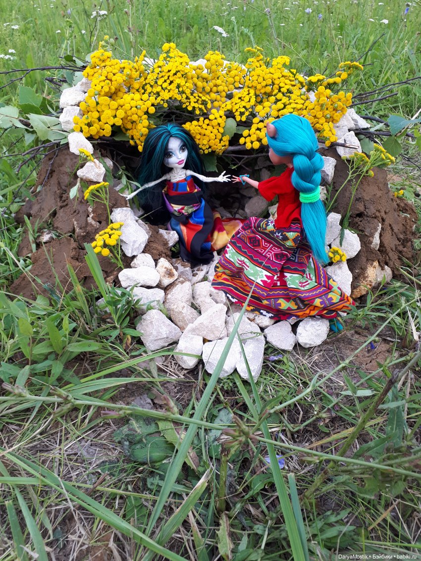 Частная жизнь Иззи — Куклы Monster High и Ever After High: G1 (фото 4)