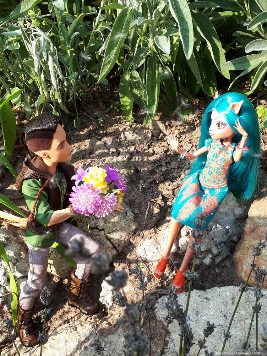 Частная жизнь Иззи — Куклы Monster High и Ever After High: G1 (фото 9)