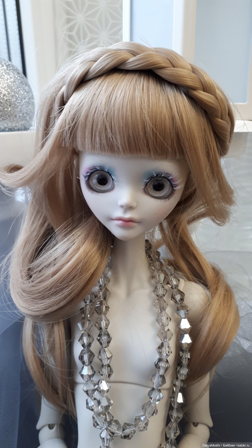 Не мышонок, не лягушка, внепланетная девчушка