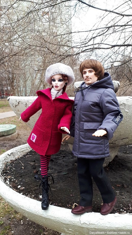 Ты не пройдешь с куклой мимо кустов