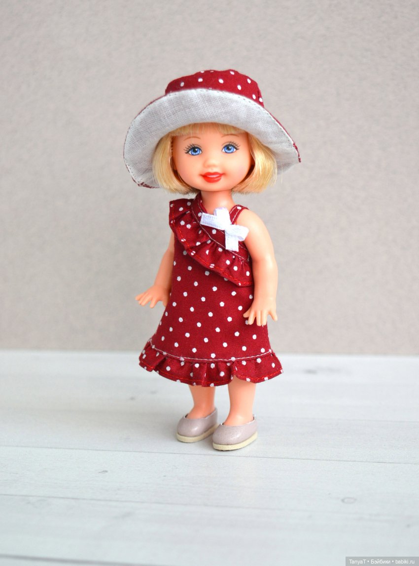 Белые горошки — Одежда и обувь для кукол своими руками: фото (фото 4)