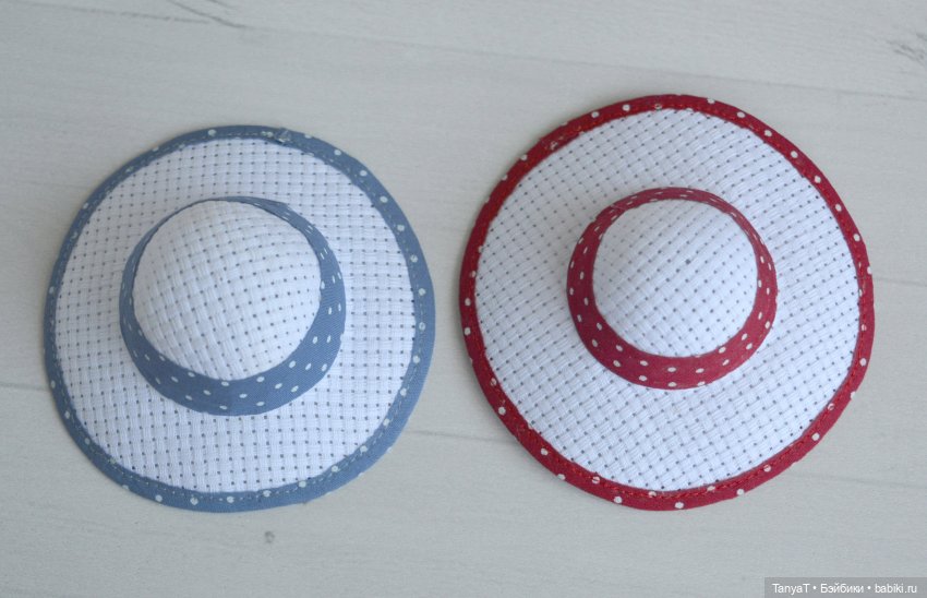 Белые горошки — Одежда и обувь для кукол своими руками: фото (фото 9)