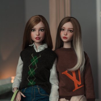 Две подруги