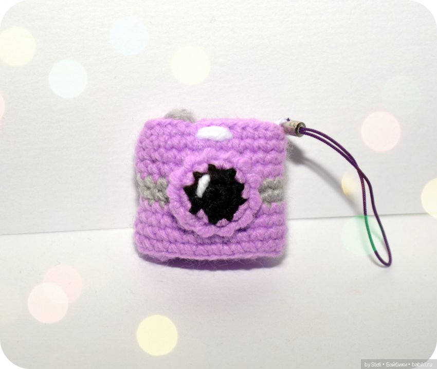 Фотоаппарат для кукол Paola Reina/игрушек. Или просто брелок. Крючком