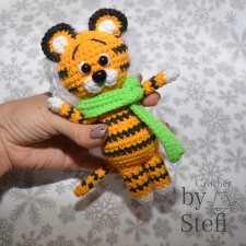 А у меня тигрик связался! Из полухлопка. Авторская работа