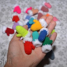 Навязались варежечки)))