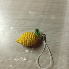 Глобального ничего пока не вяжу - некогда. Покажу лимончик