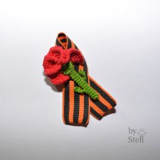 Брошка с гвоздичкой