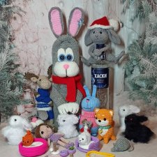 Решила собрать все связанные игрушки и сделать фото на память