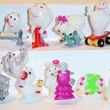 Привидения киндер. Старенькие. А какие у вас сохранились игрушки?)