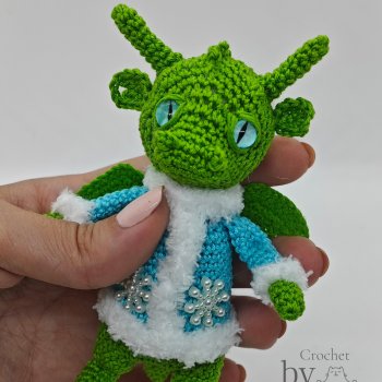 Дракончик который не пожелал быть Снегурочкой