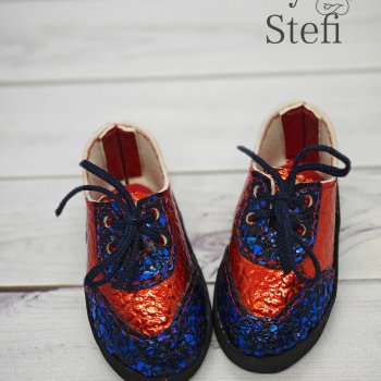 Новые яркие кроссовки для Paola Reina