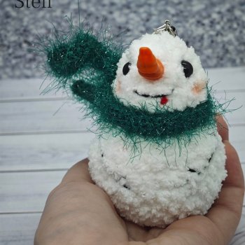 Плюшевый озорной снеговичок