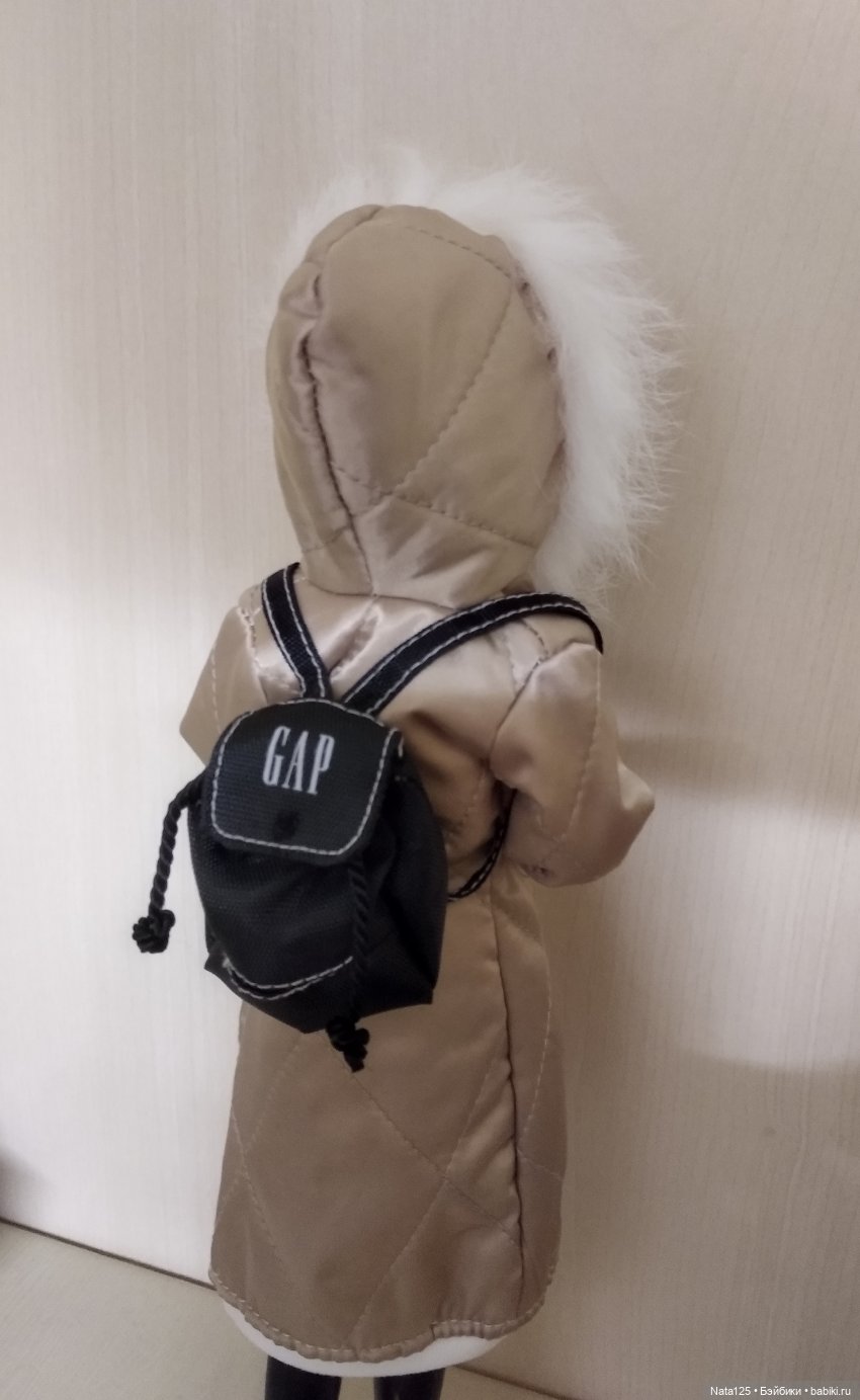 Одежда, мебель и прочие "ништяки", специально купленные для Барби