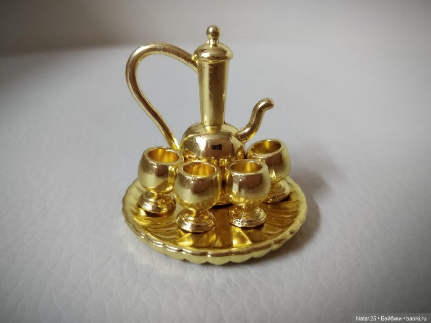 Одежда, мебель и прочие "ништяки", специально купленные для Барби