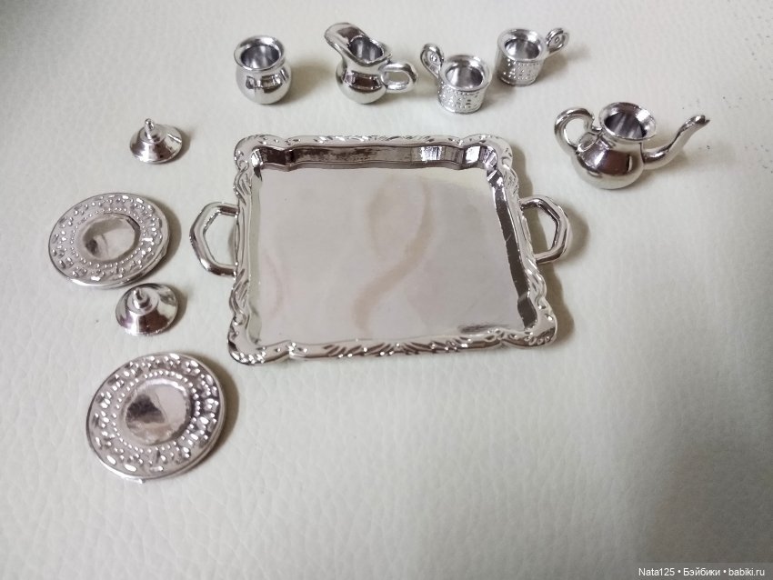 Одежда, мебель и прочие "ништяки", специально купленные для Барби