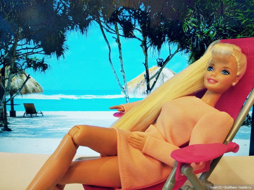 Одежда, мебель и прочие "ништяки", специально купленные для Барби