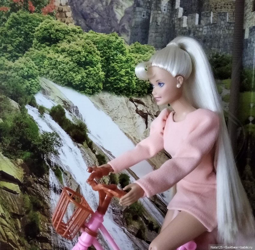 Одежда, мебель и прочие "ништяки", специально купленные для Барби