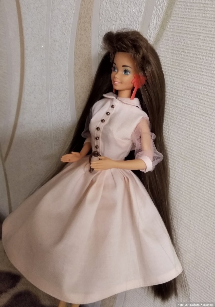 Одежда, мебель и прочие "ништяки", специально купленные для Барби (фото 9)