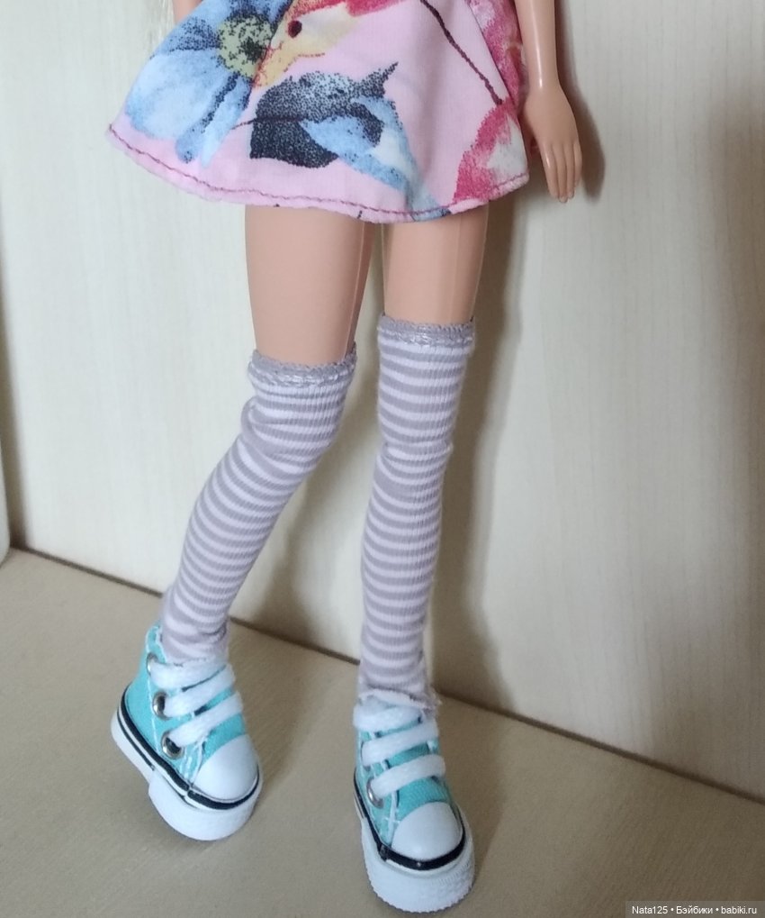 Одежда, мебель и прочие "ништяки", специально купленные для Барби