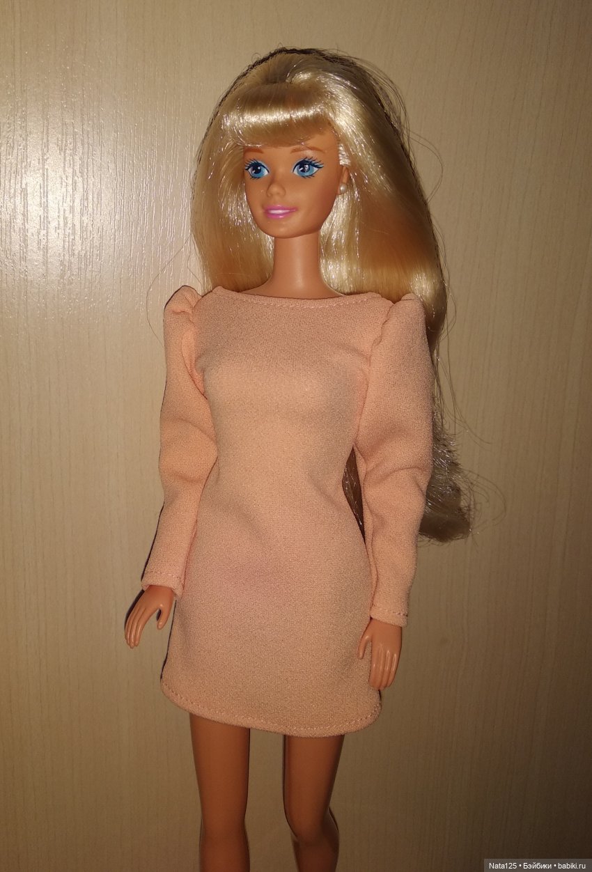 Одежда, мебель и прочие "ништяки", специально купленные для Барби