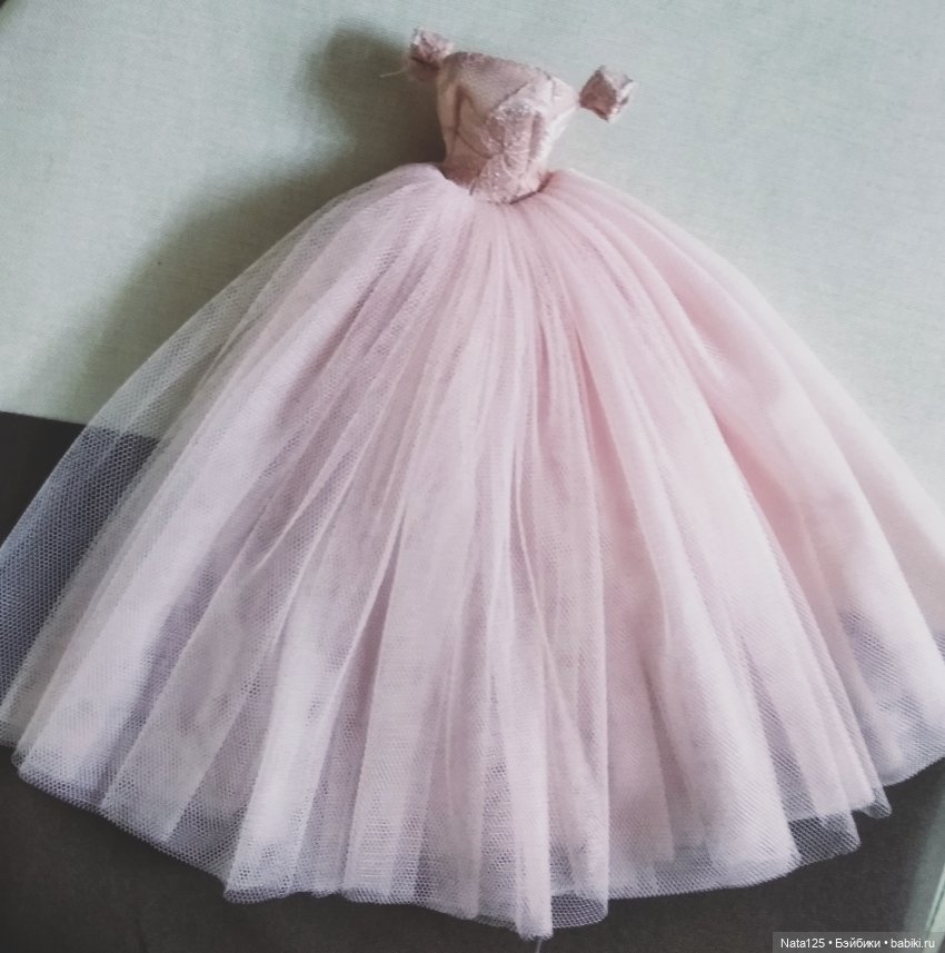 Одежда, мебель и прочие "ништяки", специально купленные для Барби