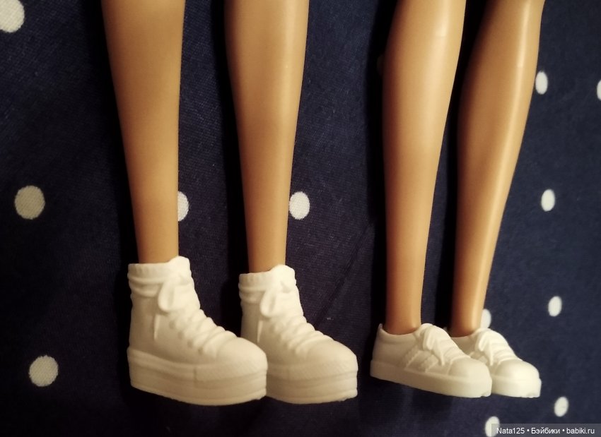 Одежда, мебель и прочие "ништяки", специально купленные для Барби